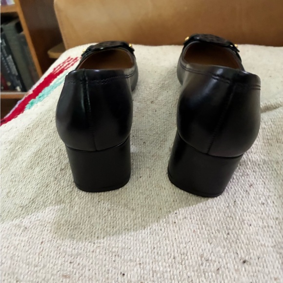 Tory Burch Mini Miller Black Leather Pumps - Picture 3 of 5